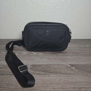 Lululemon Everywhere Black Crossbody Bag Double Zipper Adjustable Strap Pockets